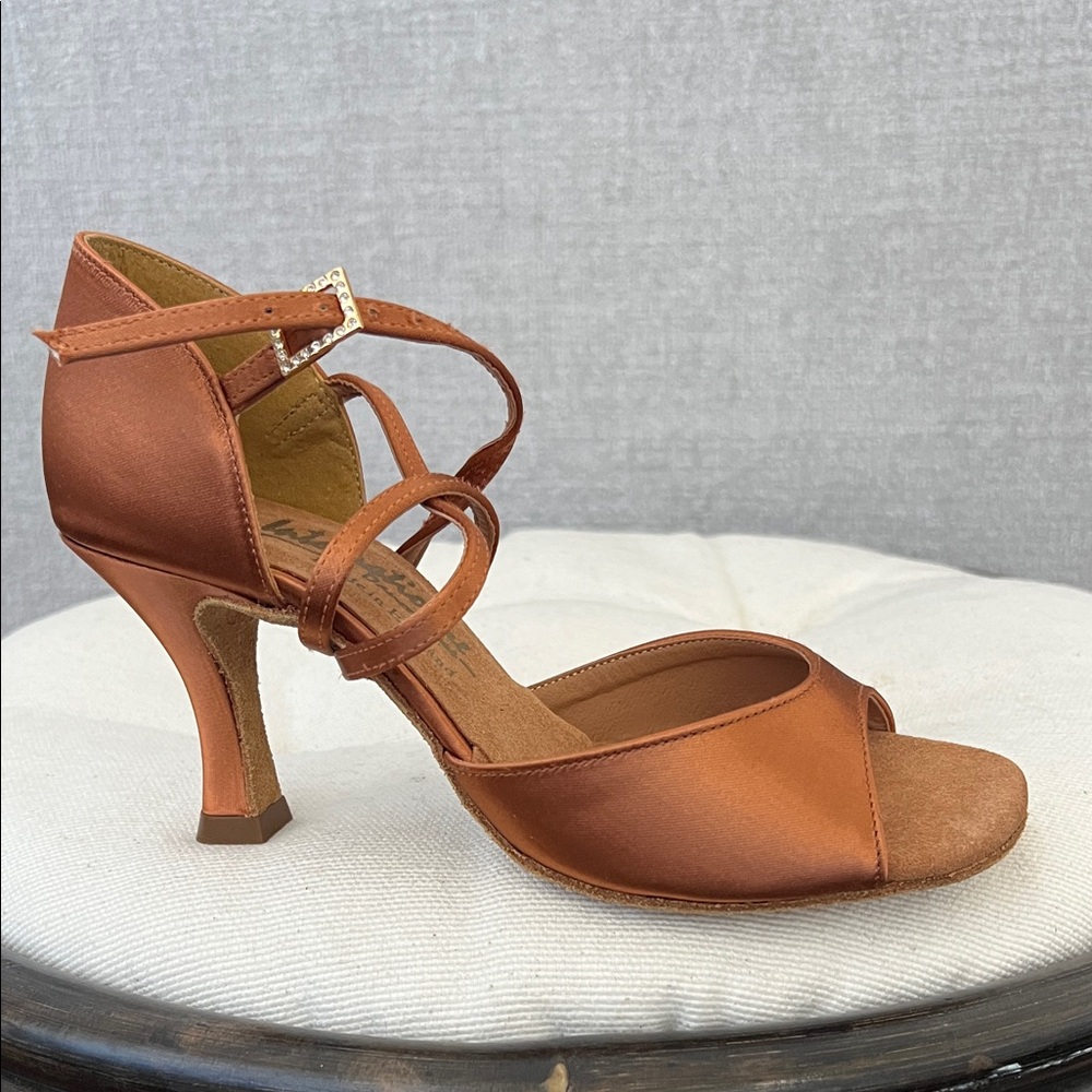 NWT NIB International IDS Monica Tan Satin Latin Ballroom Dance Sandals Heels